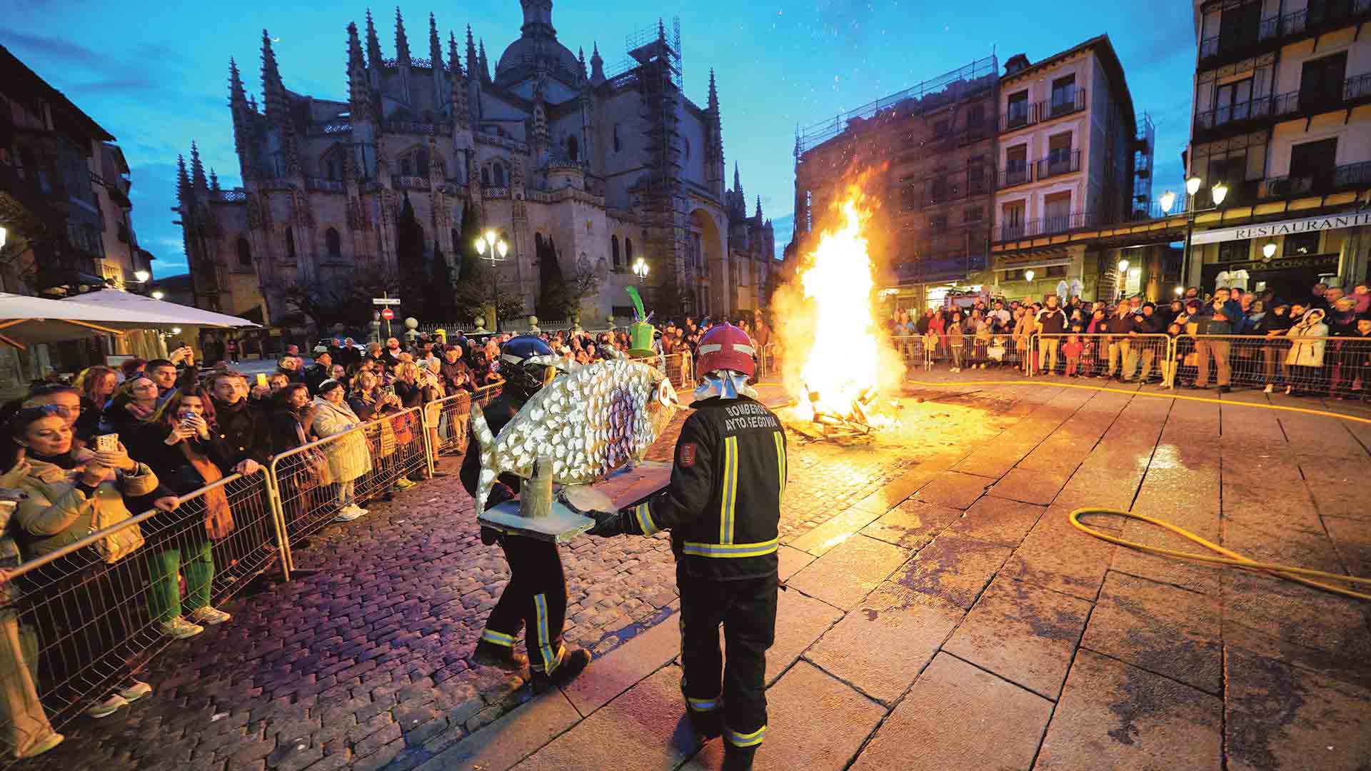 Un momento del acto final de Carnaval. / Miguel Ángel Fernández
