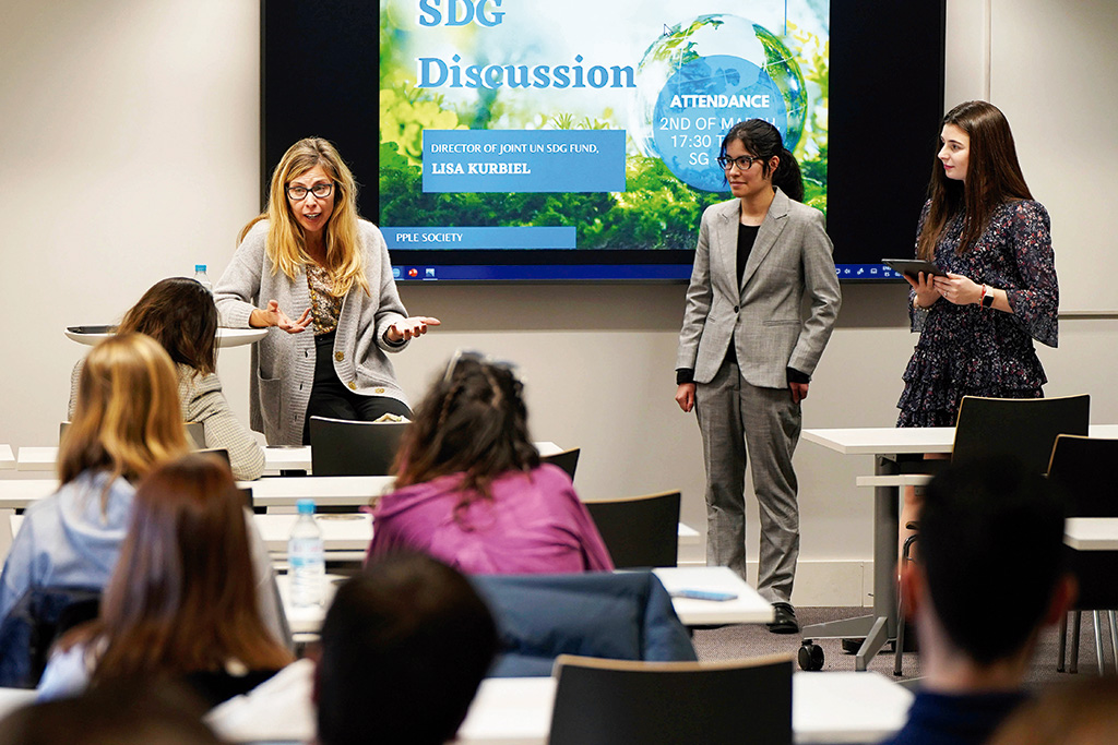 Lisa Kurbiel es una abogada estadounidense que ha trabajado durante los últimos dieciocho años en la ONU. Roberto Arribas.