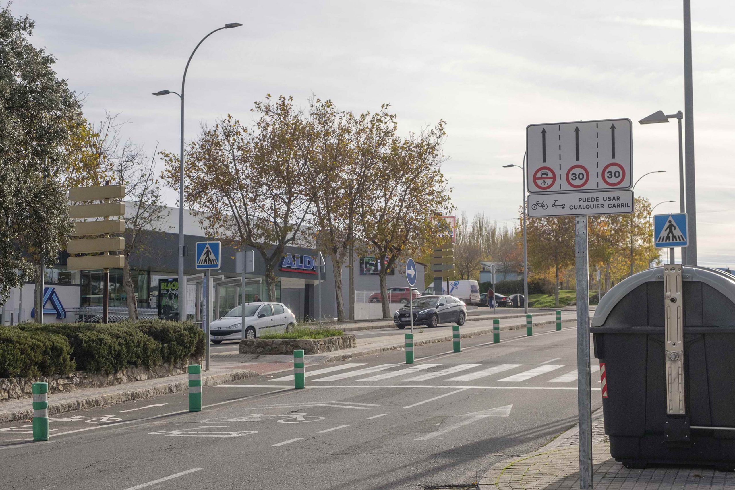 Carril bici, en la carretera San Rafael, en el inicio de Nueva Segovia. / KAMARERO