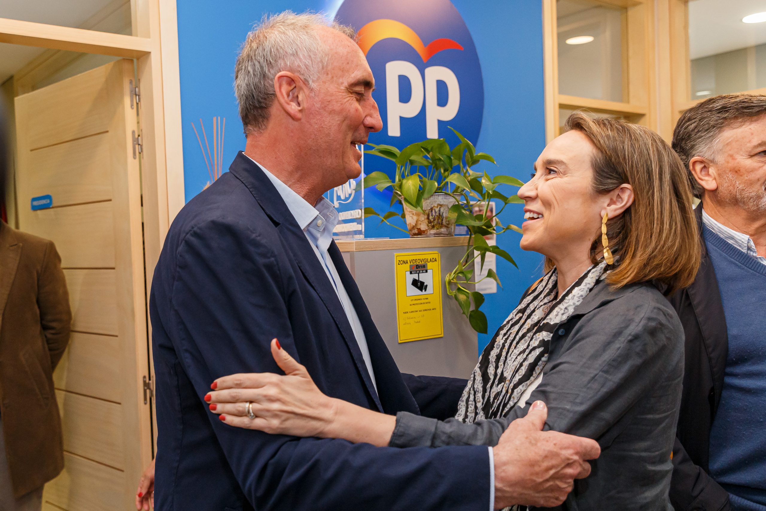 José Mazarías, candidato a la Alcaldía, y Cuca Gamarra. / NACHO VALVERDE - ICAL