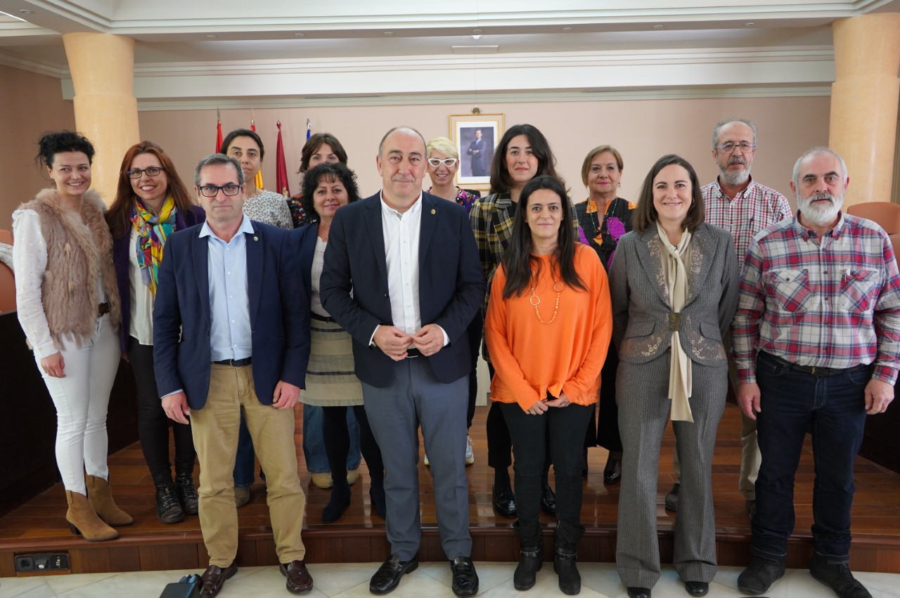 Toma de posesión de las incorporaciones de la Diputación. / EL ADELANTADO