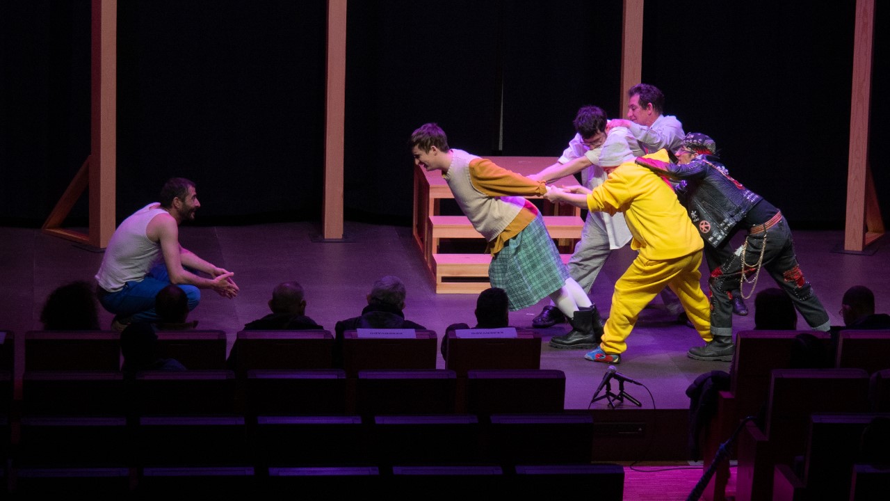 Función ‘AUTéNTICOS’, de Paladio, en el Campus 'María Zambrano'. / CRISTINA BERNABÉ