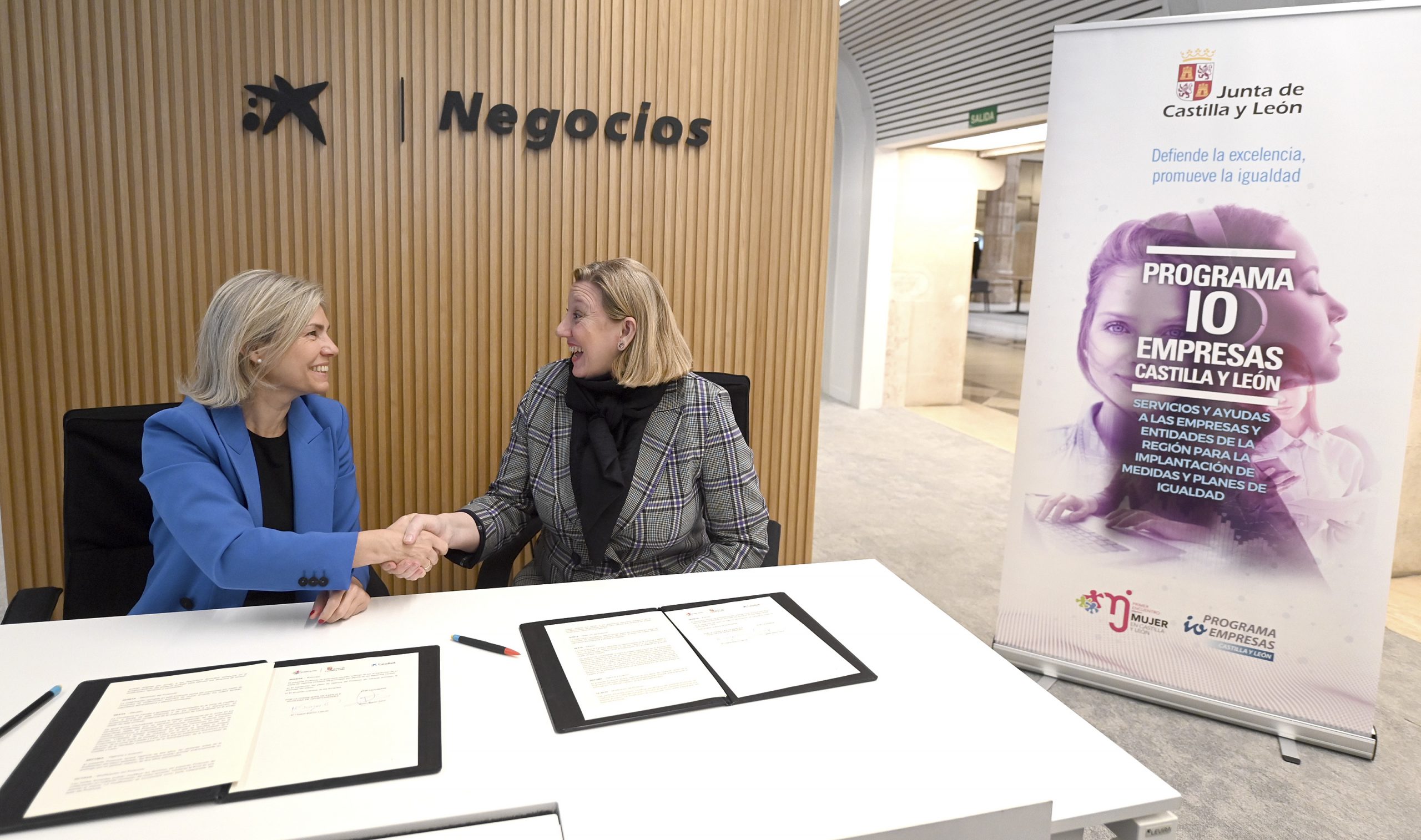 Isabel Blanco y Belén Martín.