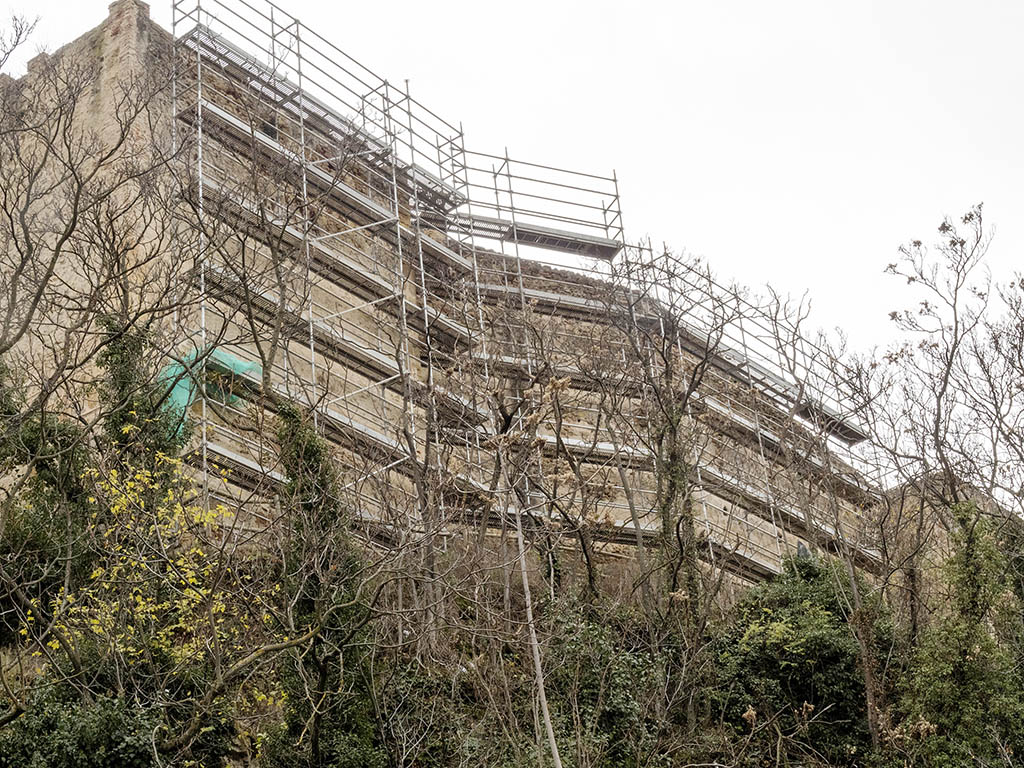 Tramo de la Muralla durante el periodo de obras. / KAMARERO