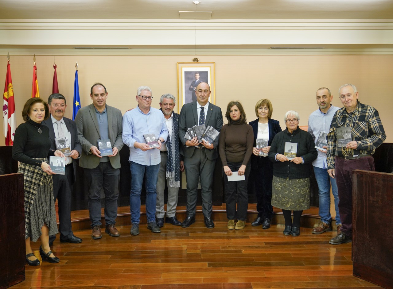 PORTADA Presentacion de libros La Provincia al Detalle Miguel Angel Fernandez 3