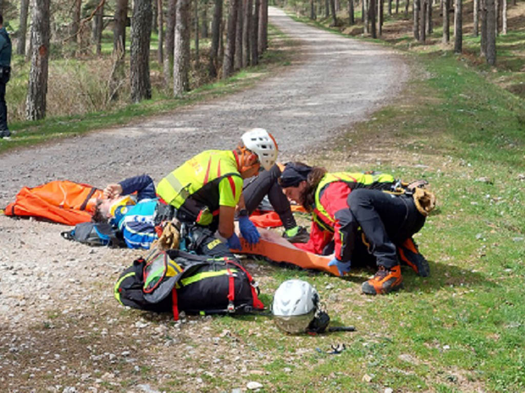 Auxilio a un ciclista herido en San Rafael. / @112cyl