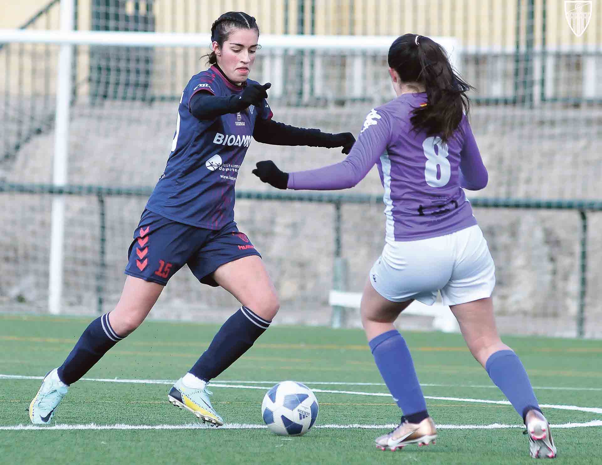 Una jugada de un encuentro jugado esta temporada por Gimnástica Segoviana y Monteresma B. / JUAN MARTÍN-G. SEGOVIANA