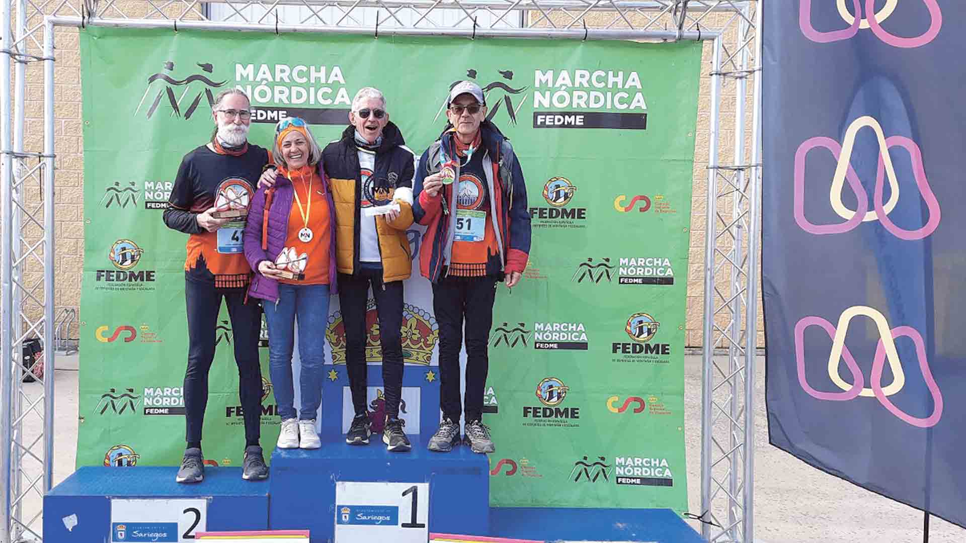 Segovianos en el podio del campeonato autonómico./ CD NORDIC WALKING SEGOVIA