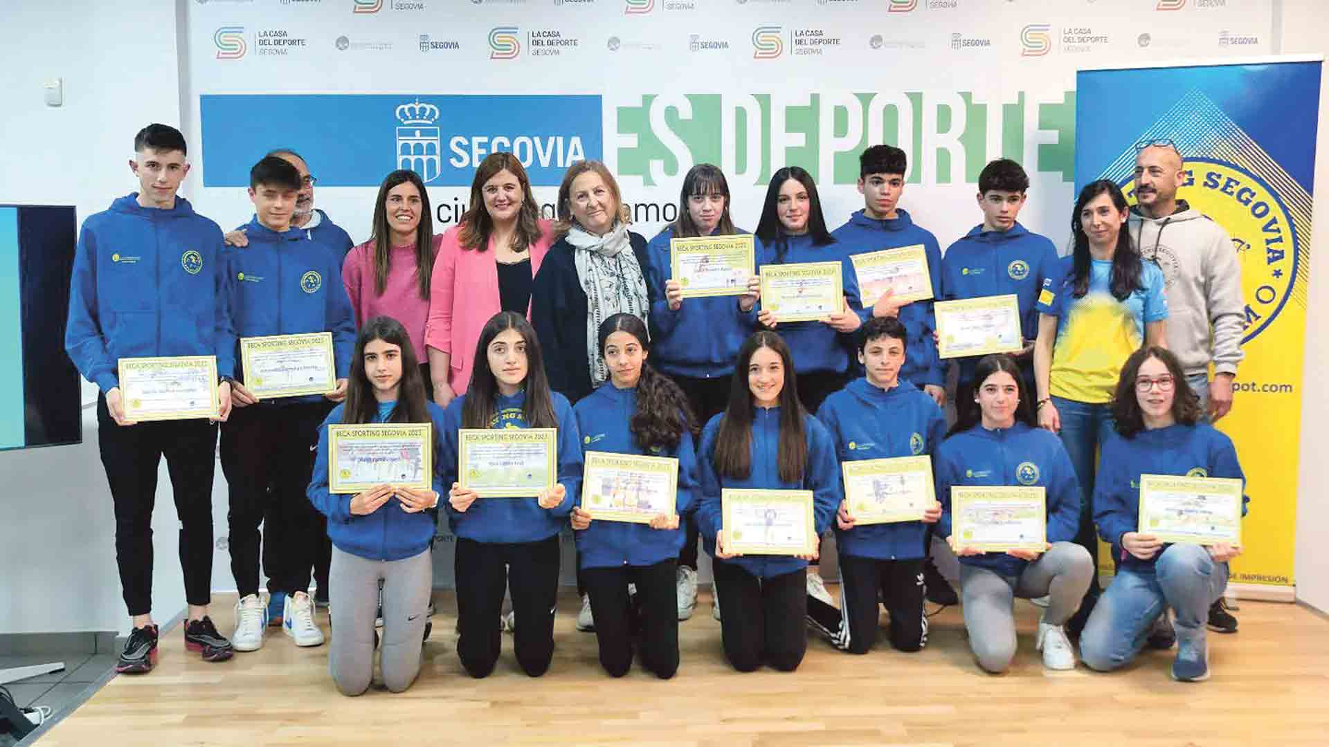 Los becados por el club. / E.A.