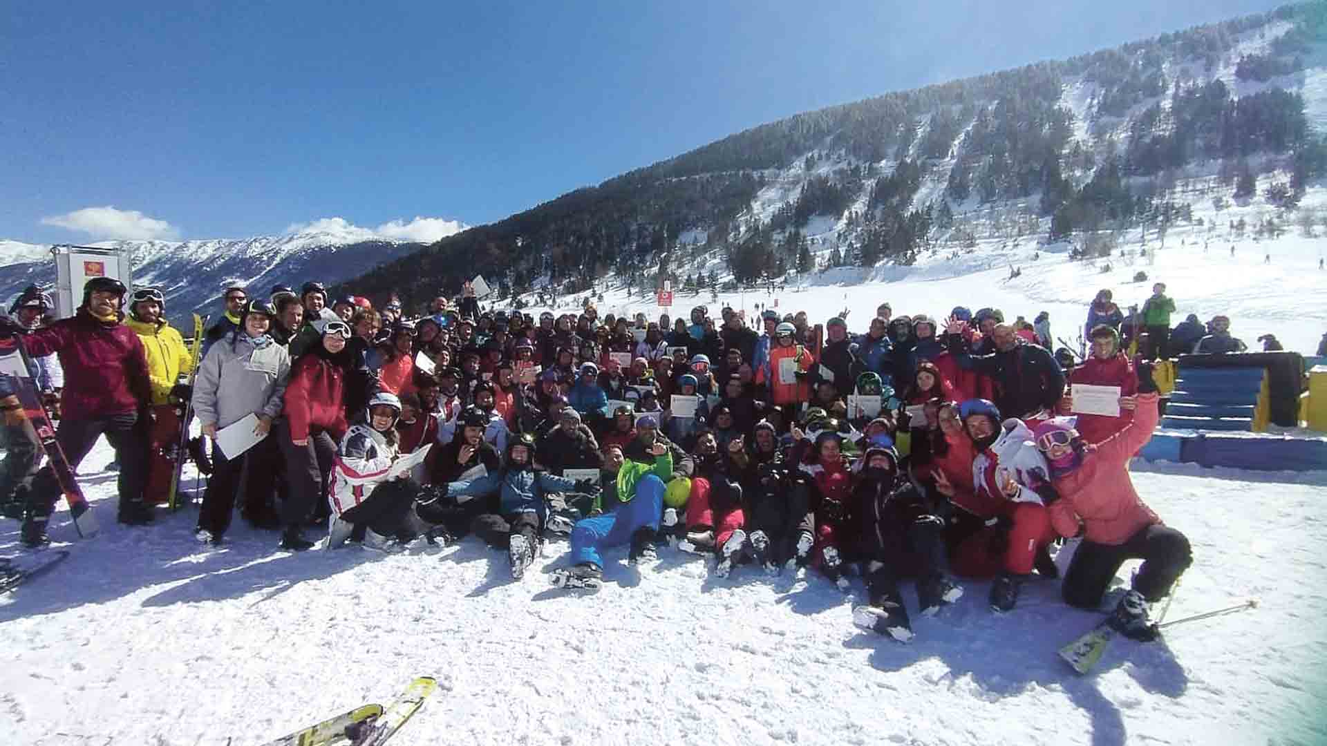 Foto de familia de los participantes en la actividad de la UVa./ E.A.