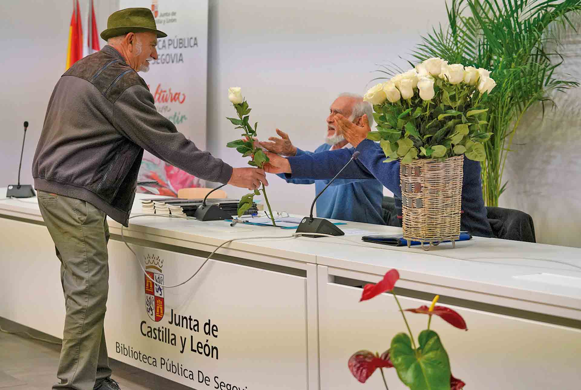 web 230323 RECITAL DE POESIA BIBLIOTECA MUNICIPAL Miguel Angel Fernandez 2