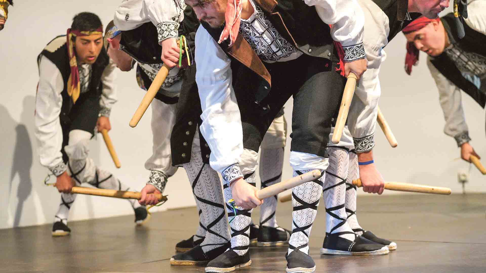 Danzas de paloteo de Tabanera del Monte. / Miguel Ángel Fernández