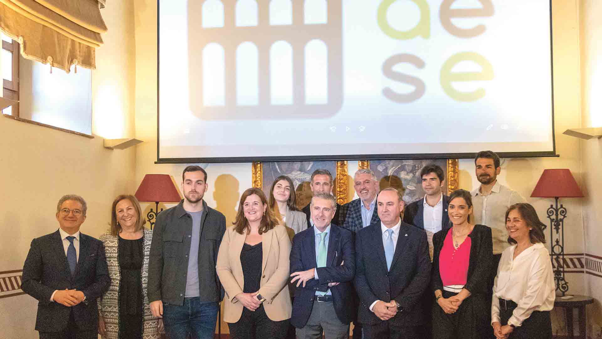 Los premiados, con las autoridades y los representantes de las distintas agrupaciones empresariales.