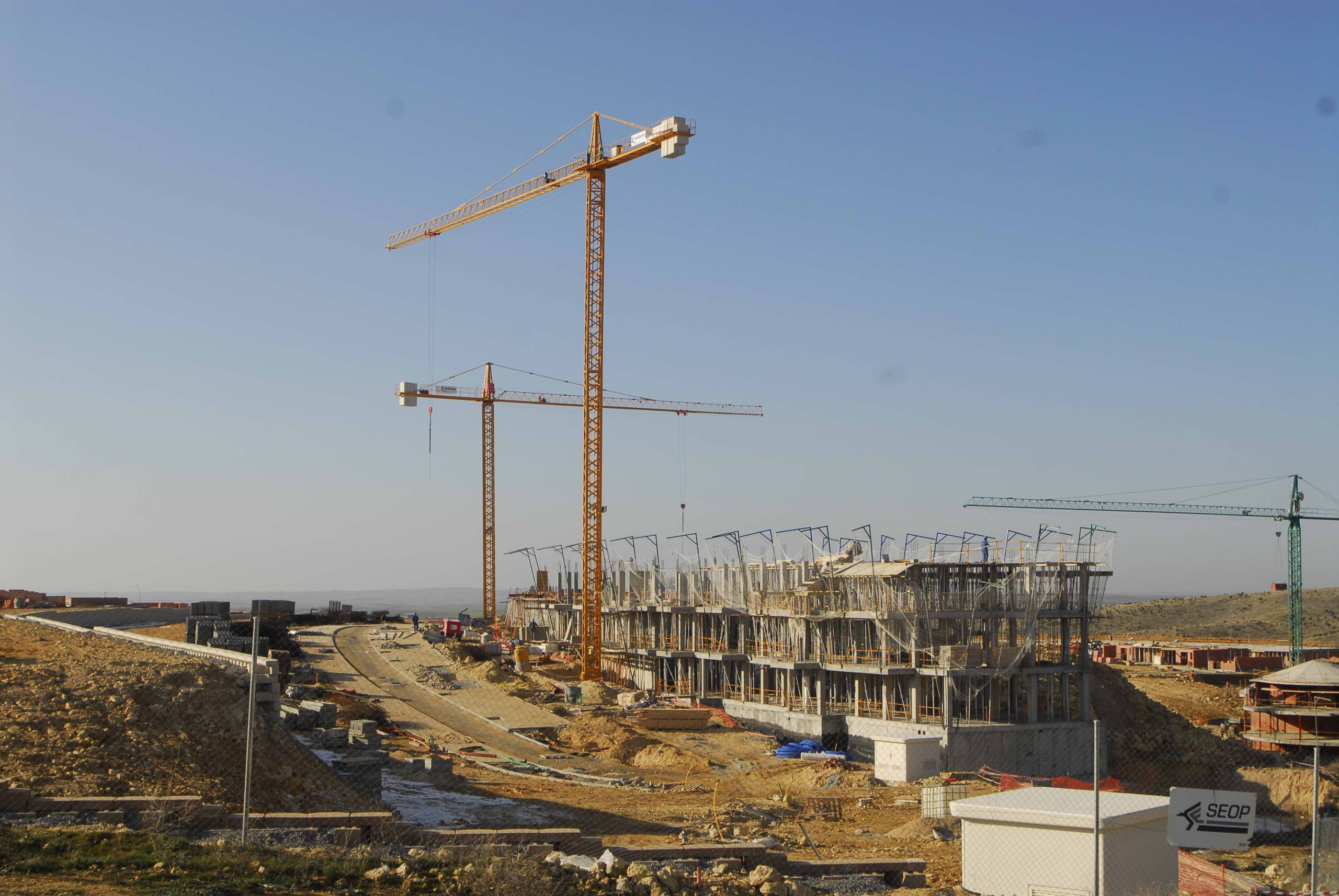 La Sareb cuenta en la provincia con 323 viviendas a las que el Gobierno quiere dar salida 1 Imagen de archivo de construcción en Bernuy de Porreros, el municipio donde más viviendas tiene la Sareb en la provincia de Segovia.