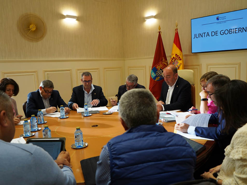 Junta de Gobierno de la Diputación. / EL ADELANTADO