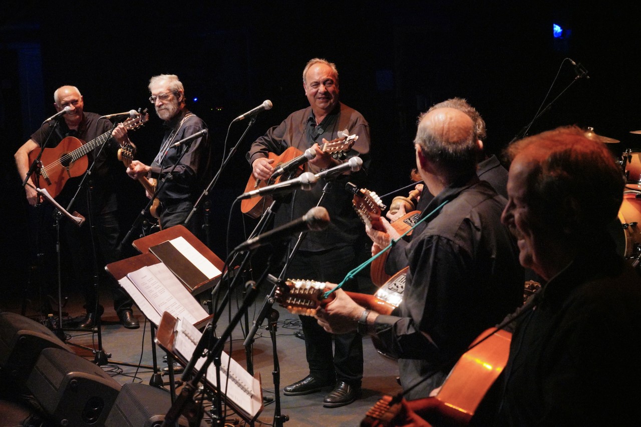 Actuación del Nuevo Mester de Juglaría, en el Teatro Juan Bravo. / MIGUEL ÁNGEL FERNÁNDEZ