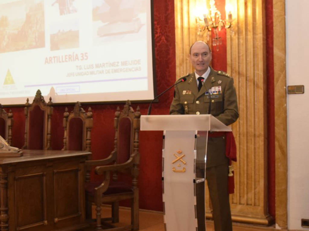 Meijide, en la Academia de Artillería.