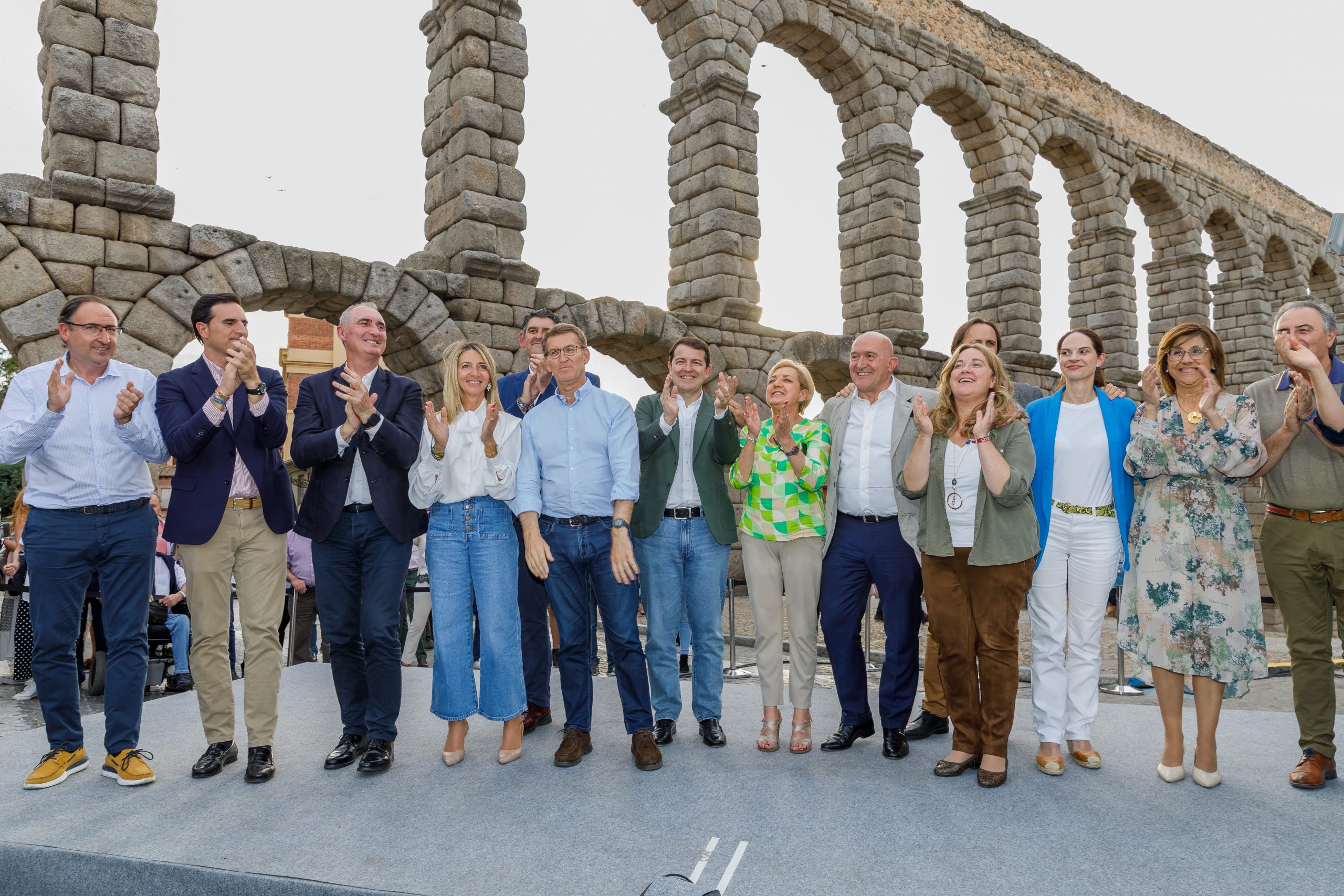 El Presidente del Partido Popular, Alberto Núñez Feijóo y el Presidente del PPCyL, Alfonso Fernández Mañueco, clausuran el acto de presentación de los candidatos del Partido Popular de Castilla y León a las elecciones municipales del 28 de mayo