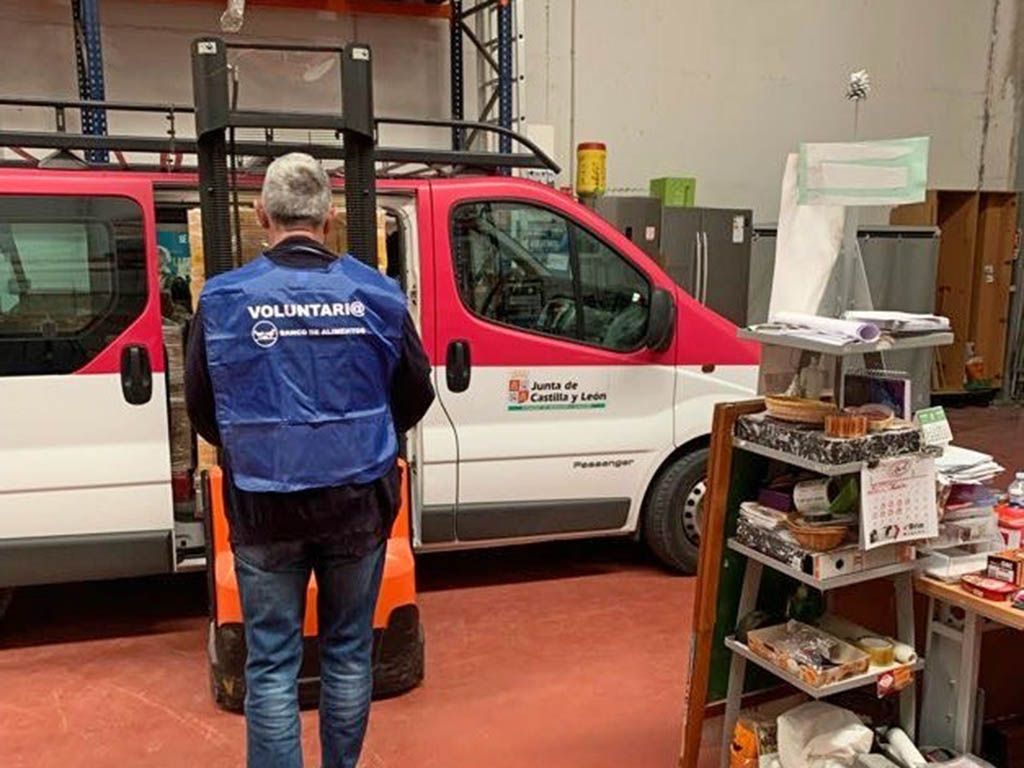 Primer traslado de mercancias con la furgoneta de la Escuela de Formacion Agraria