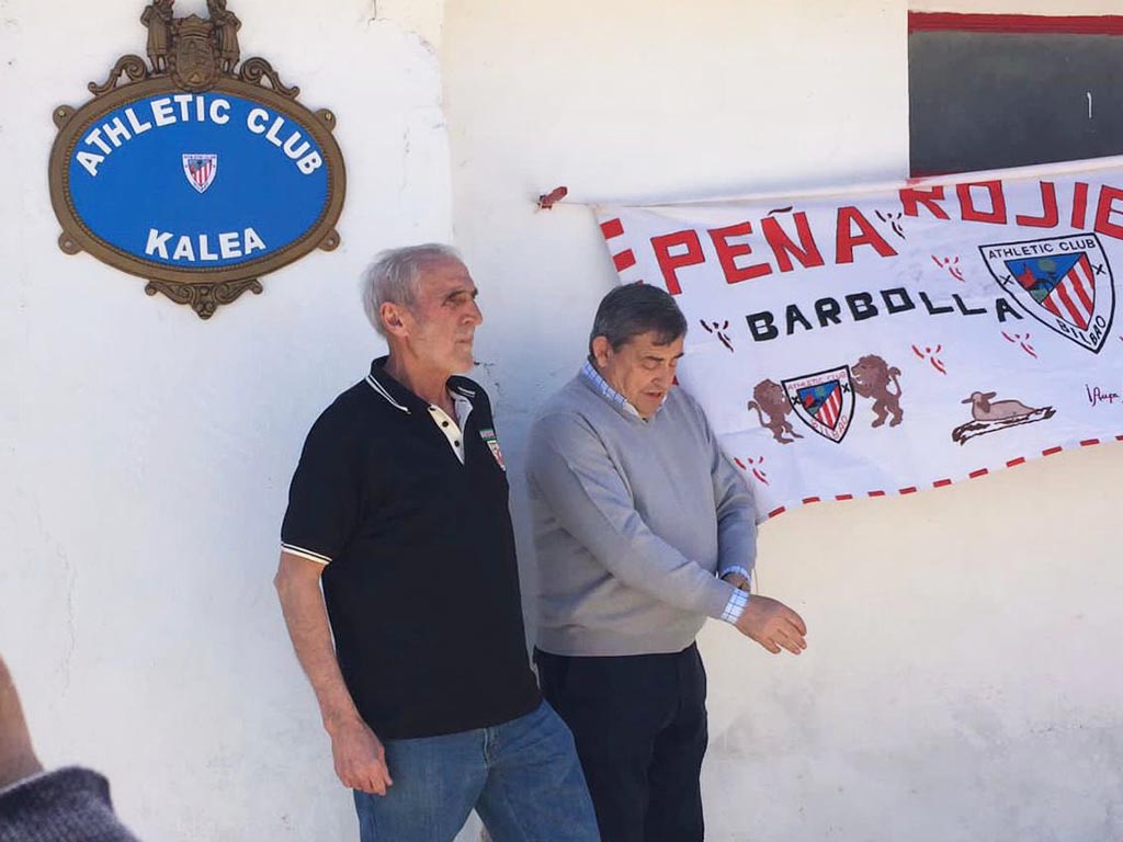 Descubrimiento de la placa ‘Athletic Club Kalea’, en Barbolla.