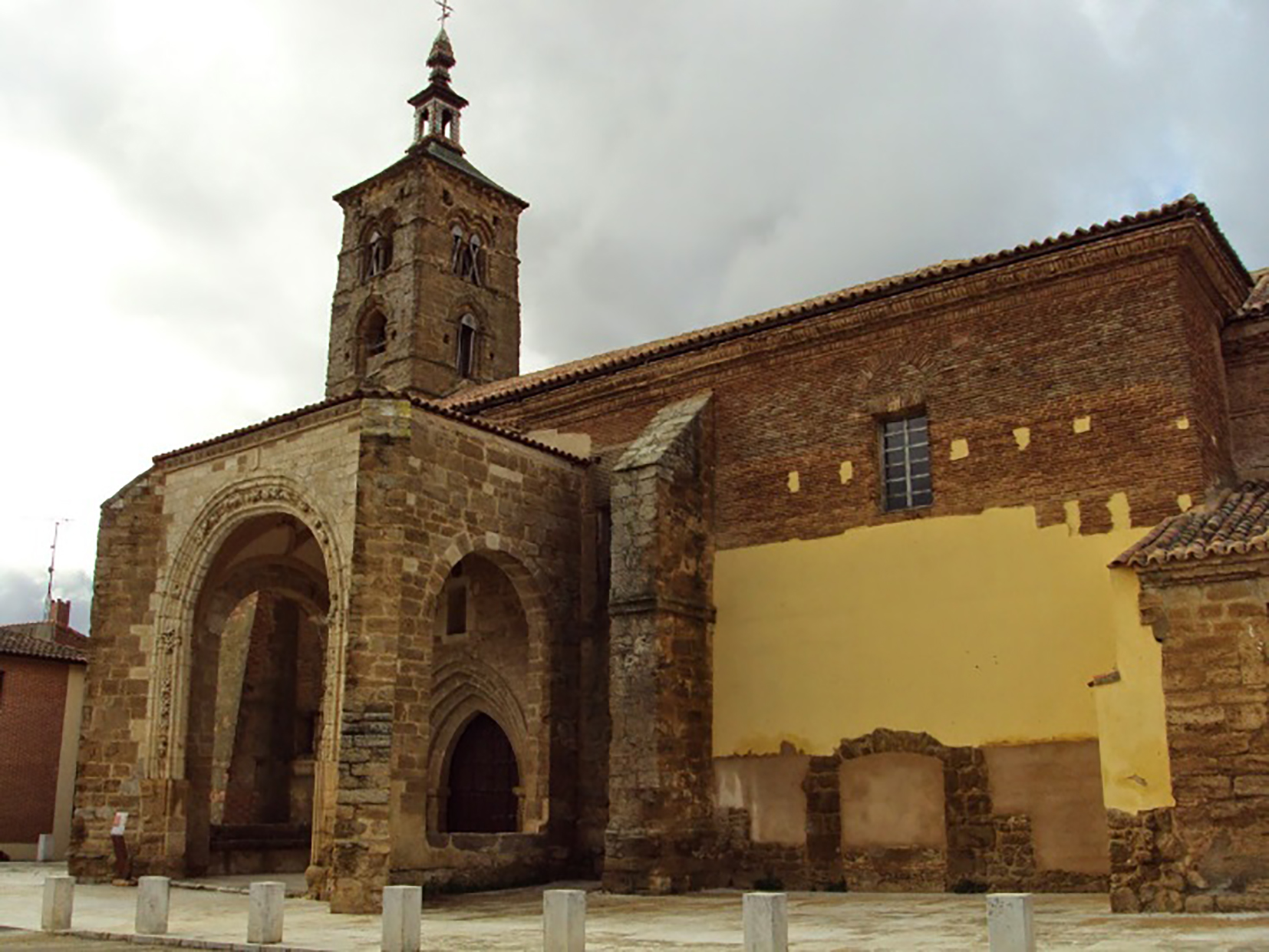 La iglesia fue construída entre los siglos XIII y XVI.