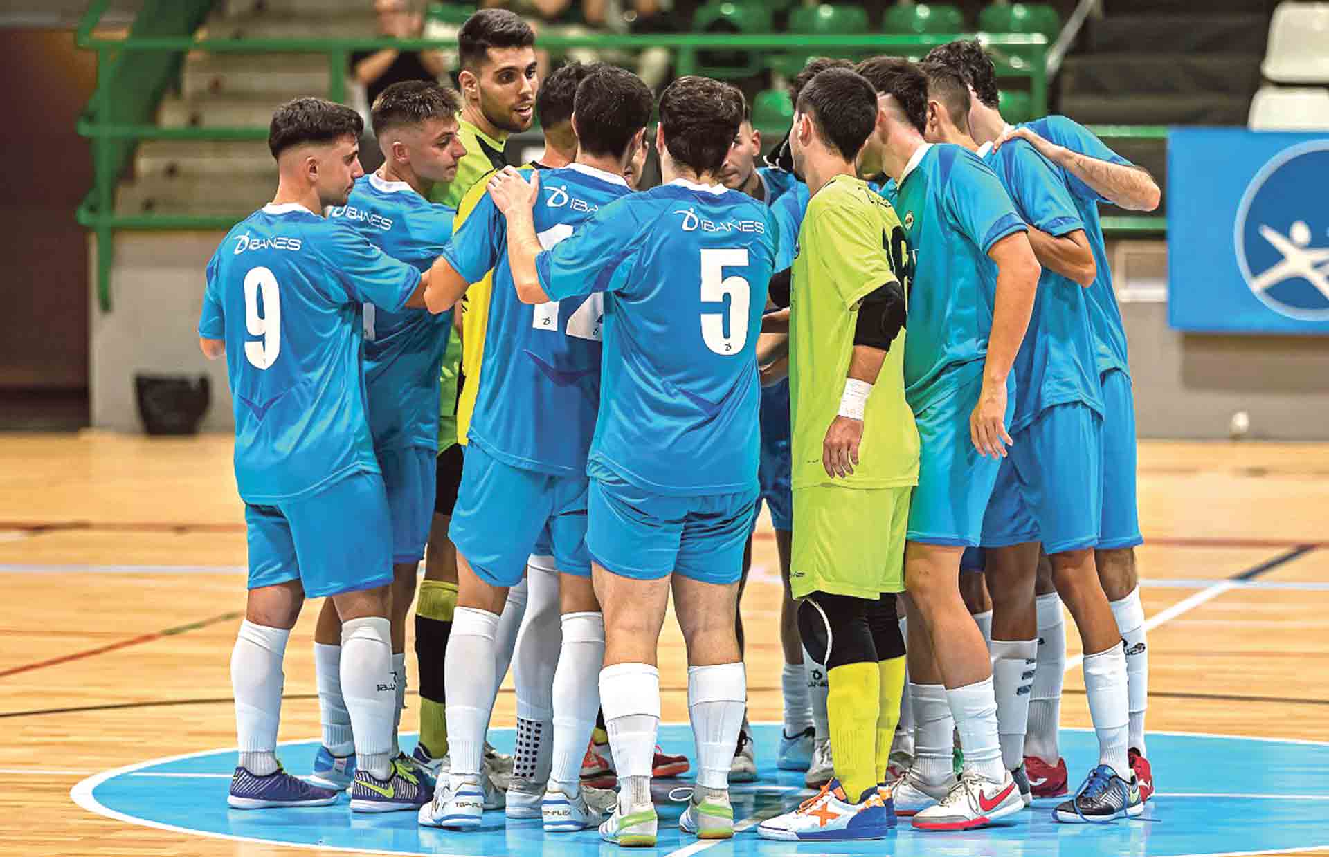 Los jugadores del Segosala hacen piña al finalizar un encuentro./ CD SEGOSALA