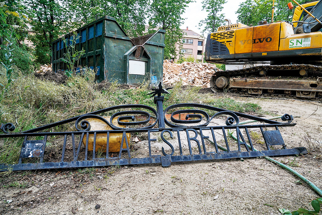 Derribo del palacete Villa Estrella.