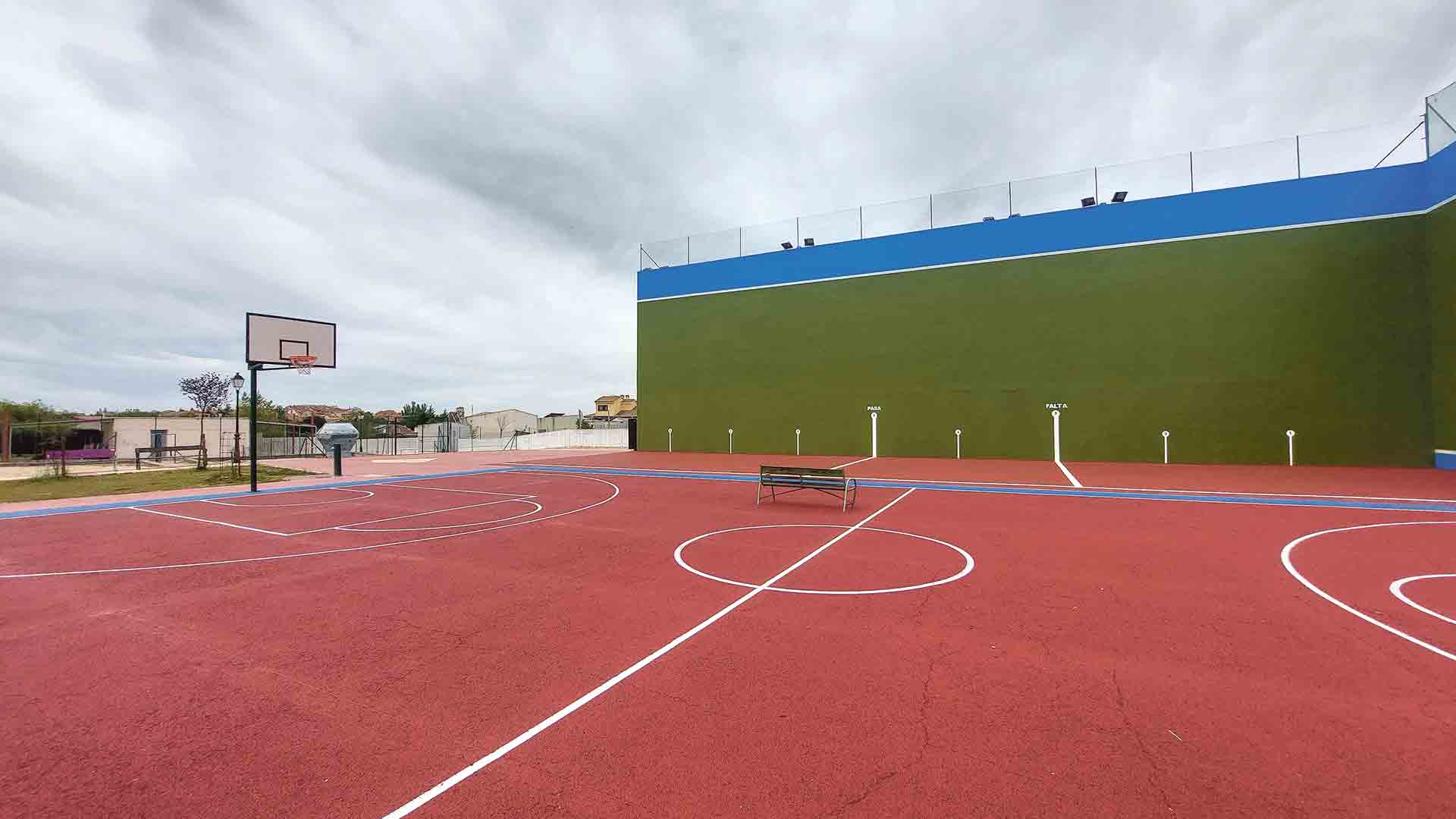 Una de las instalaciones de la zona deportiva del municipio. / E. A.