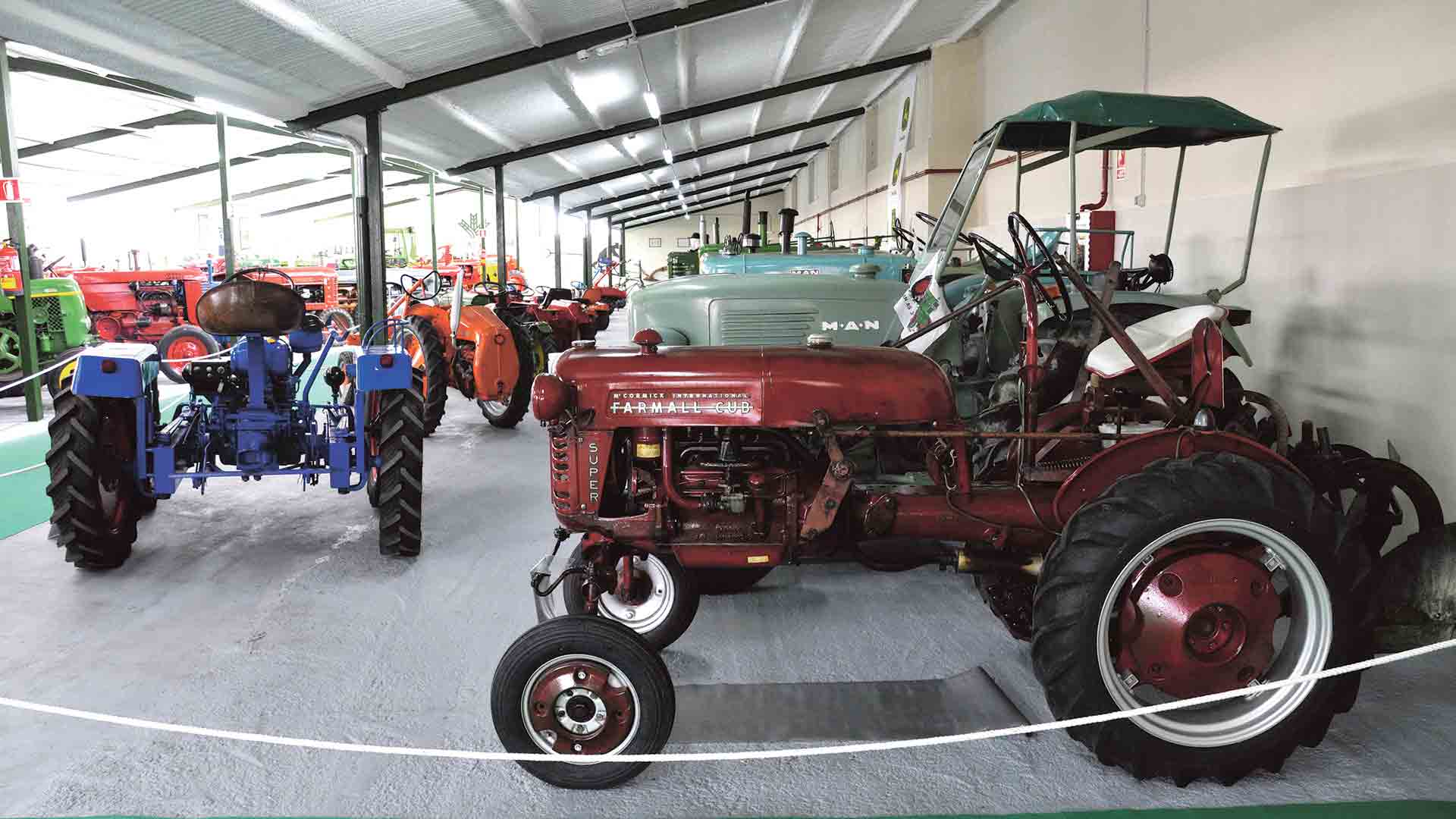 Museo del Tractor en Abadejos 2 Los vehículos clásicos tienen un gran atractivo.