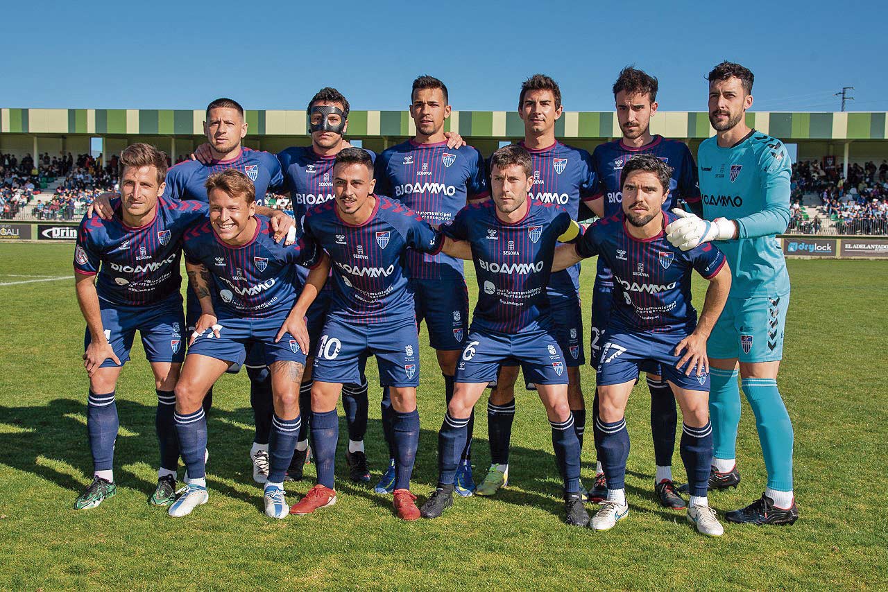 Uno de los conjuntos de la Gimnástica Segoviana, que de cara al partido de hoy presentará variaciones./ LUIS HORCAJADA