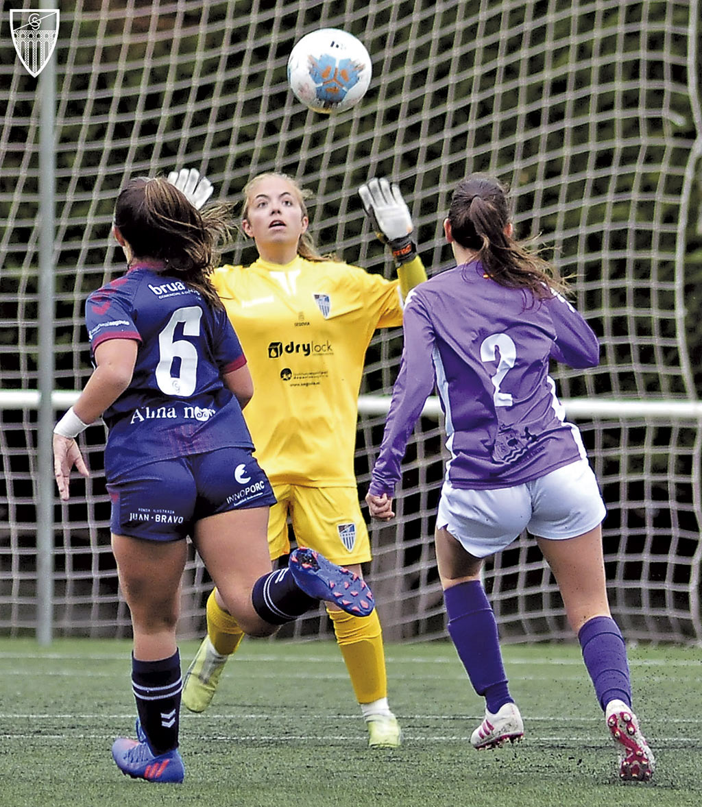 Imagen del encuentro jugado por Segoviana y Monteresma./ JUAN MARTÍN-G. SEGOVIANA