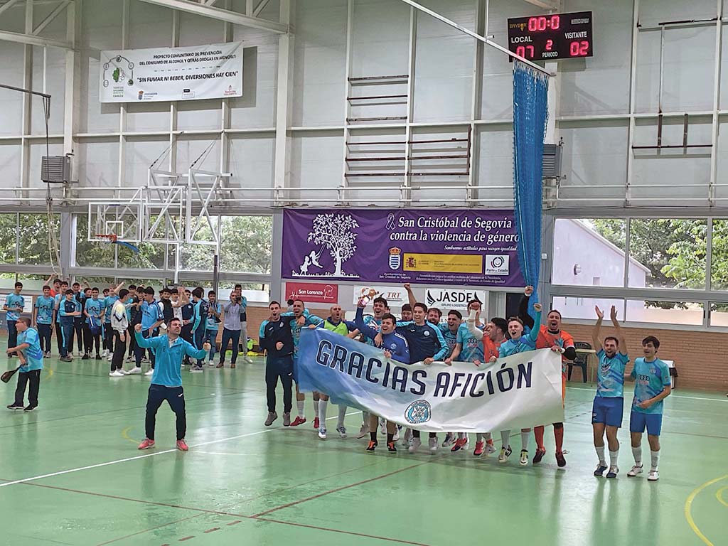 Los jugadores del CD San Cristóbal agradecen a su afición el apoyo durante la temporada./ CD SAN CRISTÓBAL