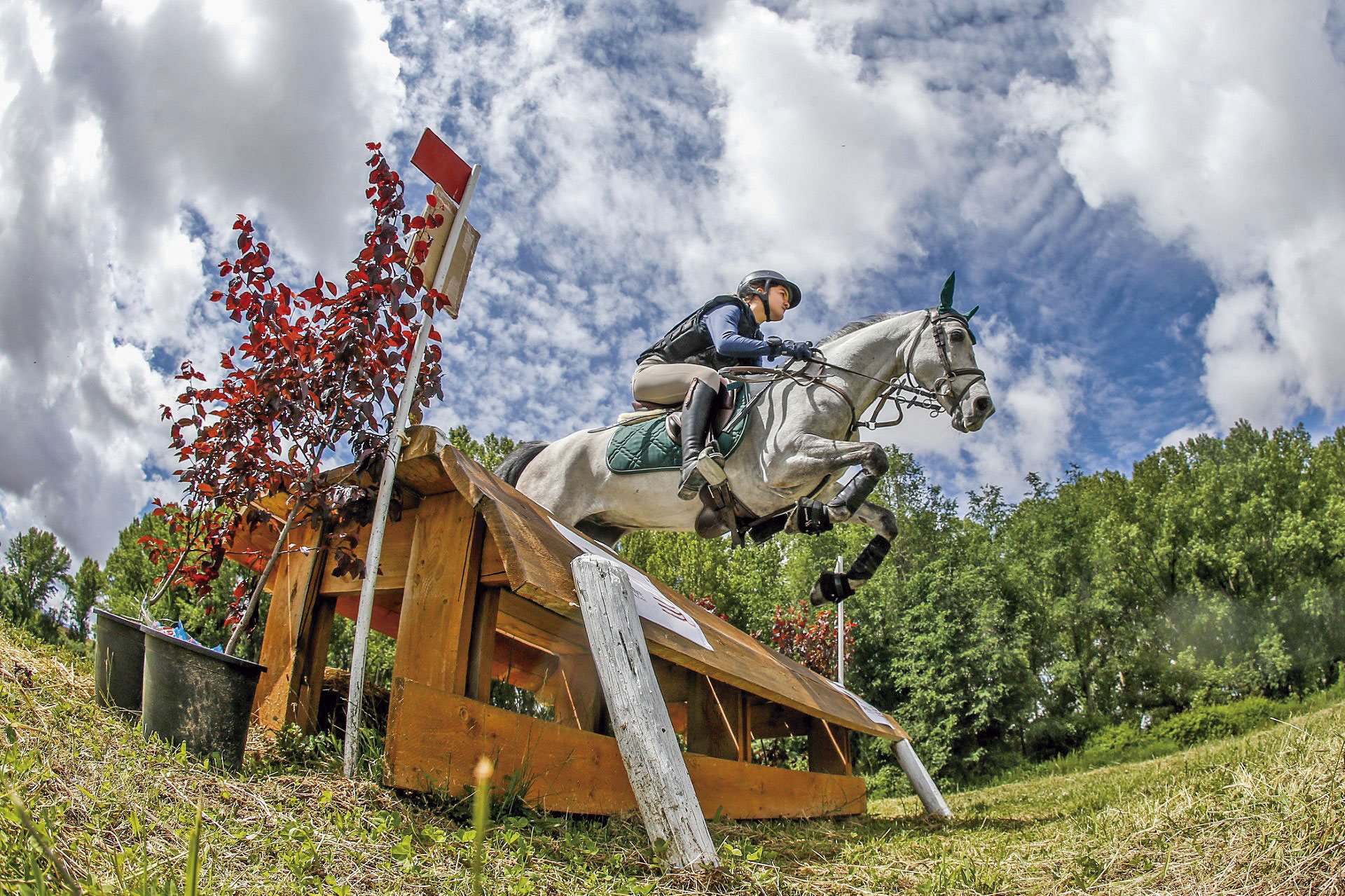 Una de las participantes del Concurso Completo, durante la prueba de cross./ FEDERACIÓN