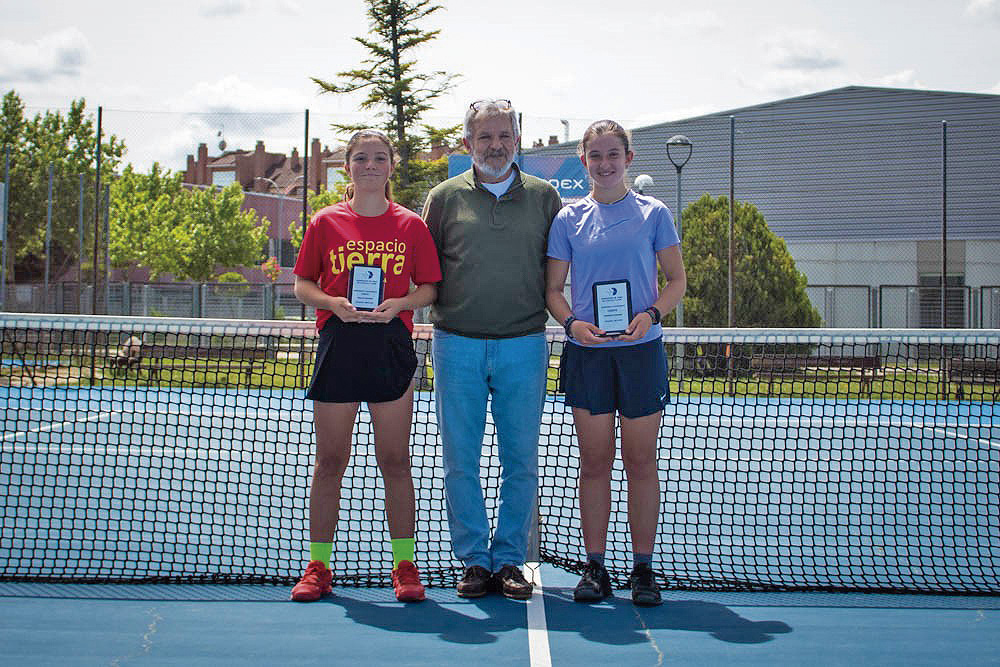 Ganadoras de la categoría cadete./ ESPACIO TIERRA
