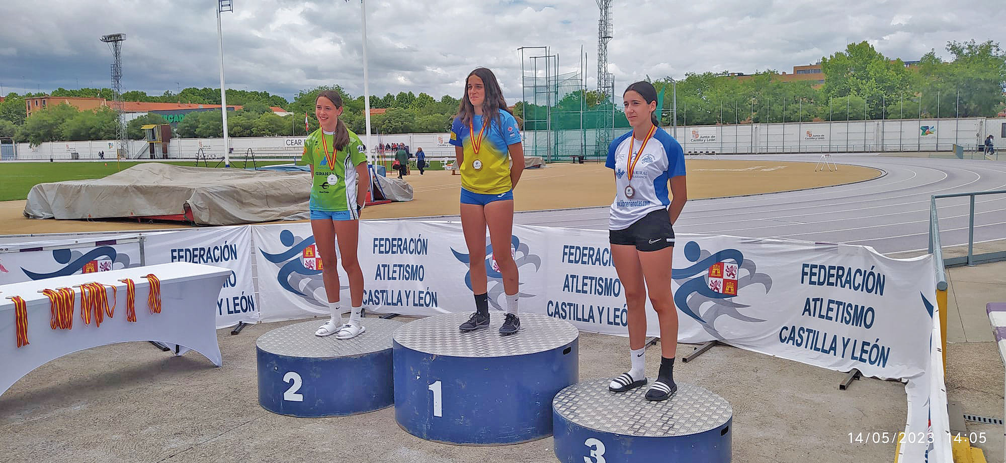 La atleta del Spórting, Lucía Suñer, en el centro del podio. / E.A.