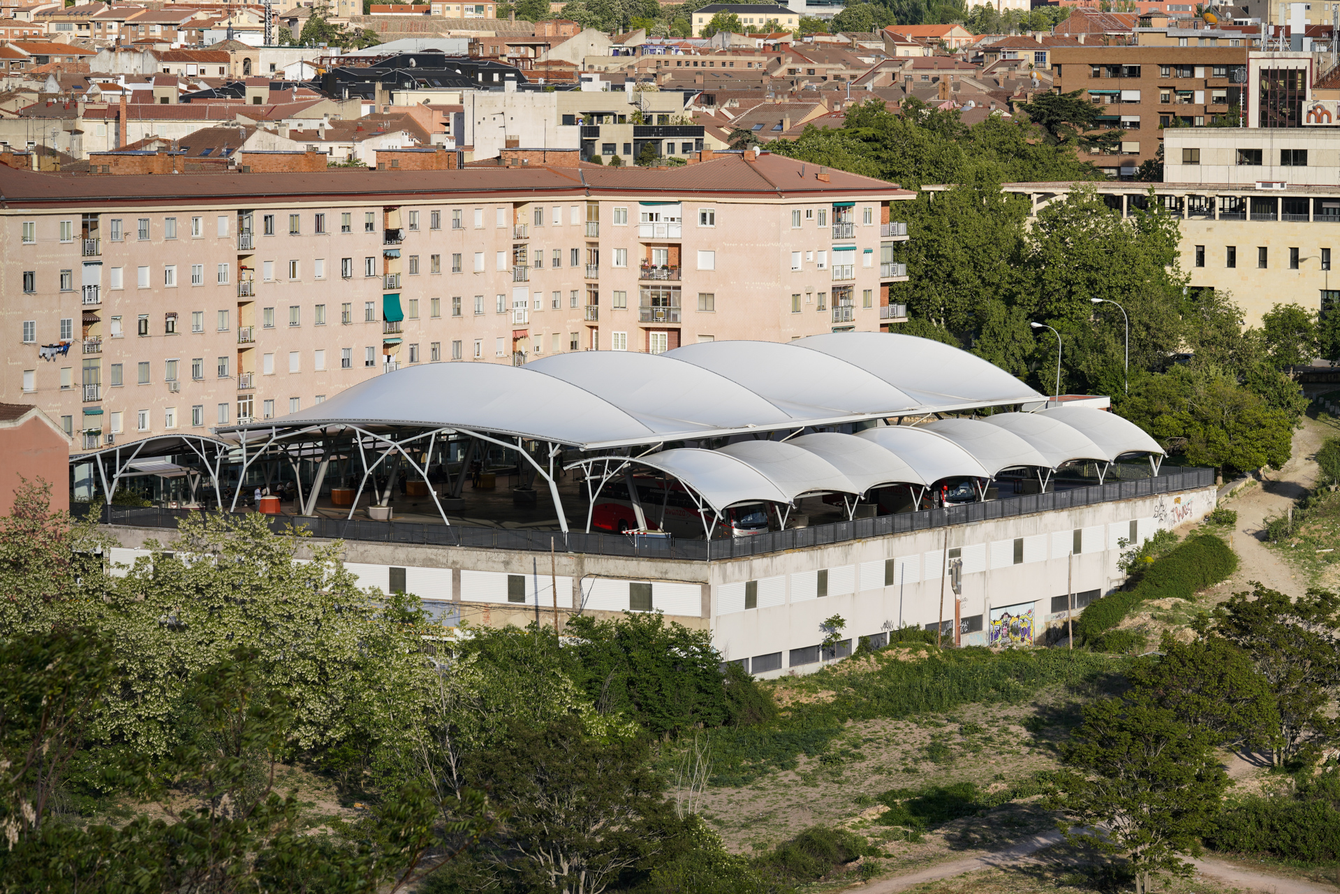 Vista de la estación de autobuses, situada en la zona próxima al Velódromo, donde ahora todos los grupos políticos apuestan por crear la nueva infraestructura.