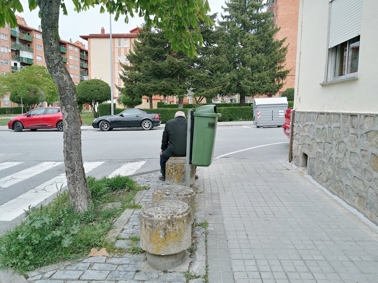 Vecinos jardineros en el barrio de La Albuera 4 20190417 164726 HDR