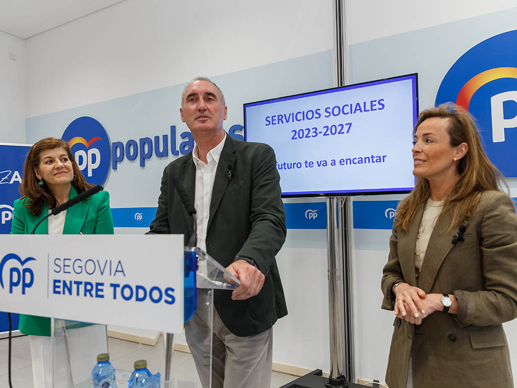 Azuena Suárez, José Mazarías y Carmen Navarro. / NACHO VALVERDE - ICAL