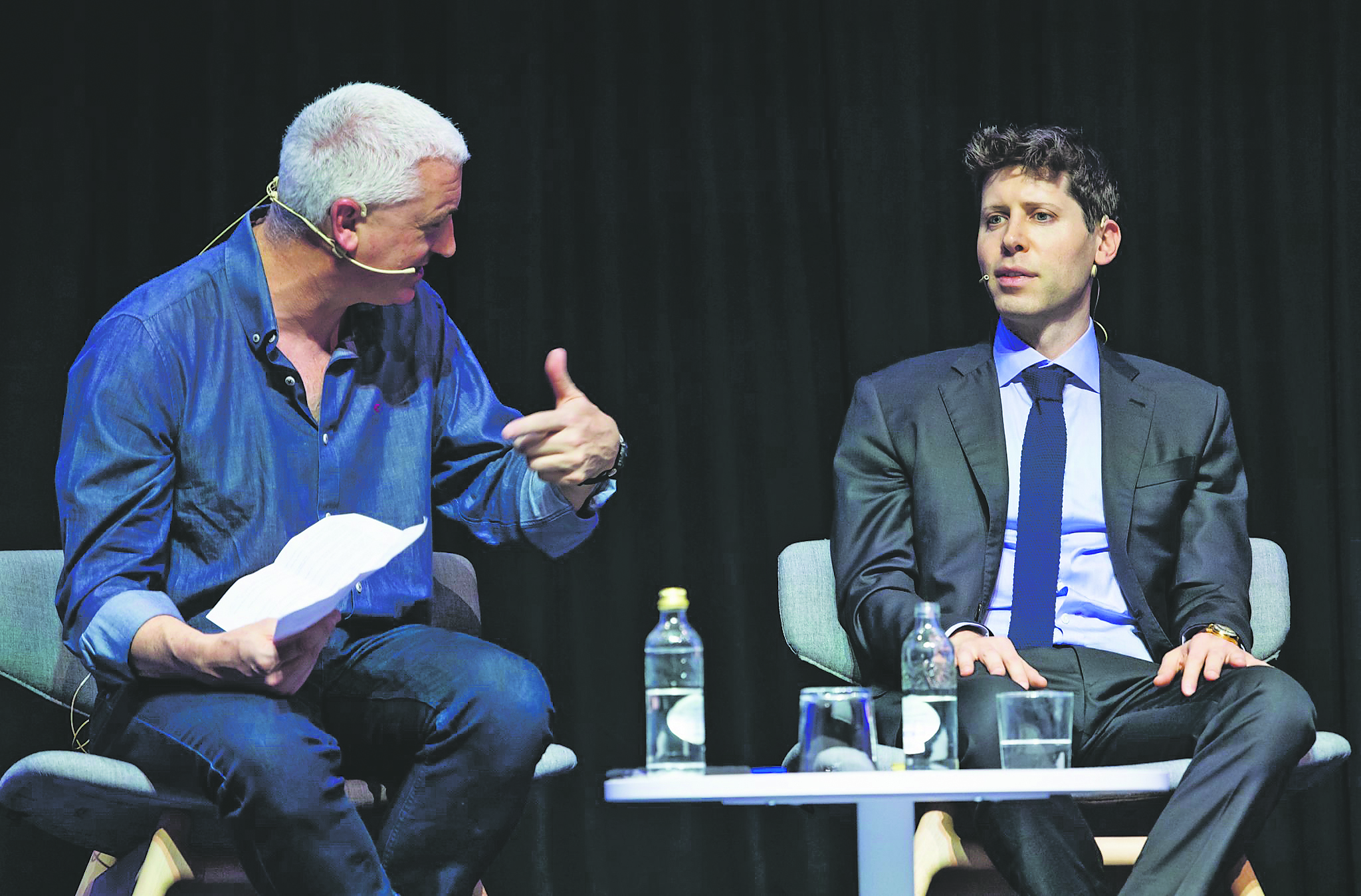 Joe Haslam, profesor de IE University junto a Sam Altman, CEO de OpenAI.