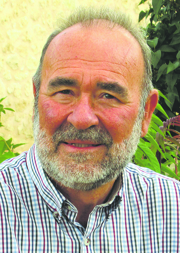 Jesús López encabeza la lista de Izquierda Unida en Campo de San Pedro para las elecciones municipales del día 28. / E. A.