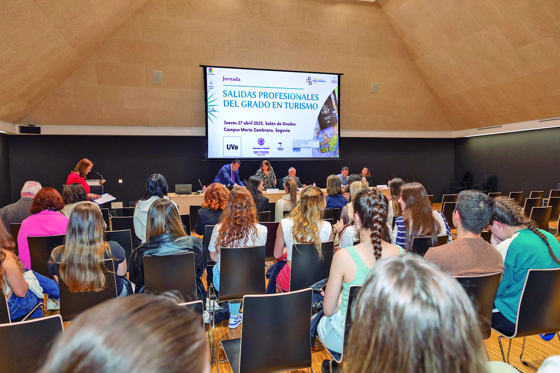 Mª del Pilar Blanco Calvo, Mª Noelia Somarriba Arechavala y Mª del Carmen Garrido Hornos.