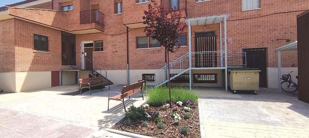 Mejora estética del espacio libre de la Residencia 'La Alameda'. / E. A.