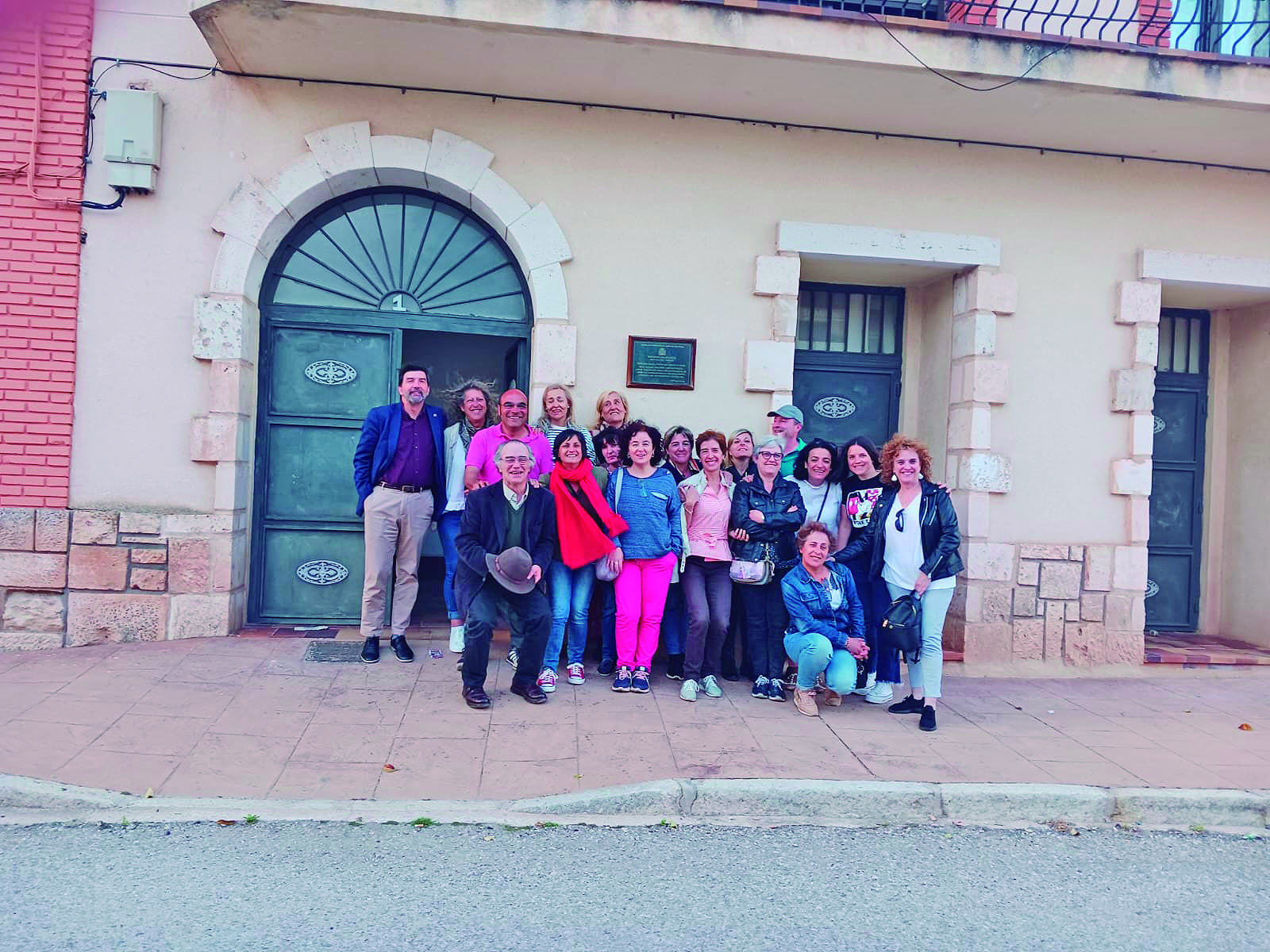 Parte del grupo de ponentes y asistentes a la sesión celebrada en Campo de San Pedro.