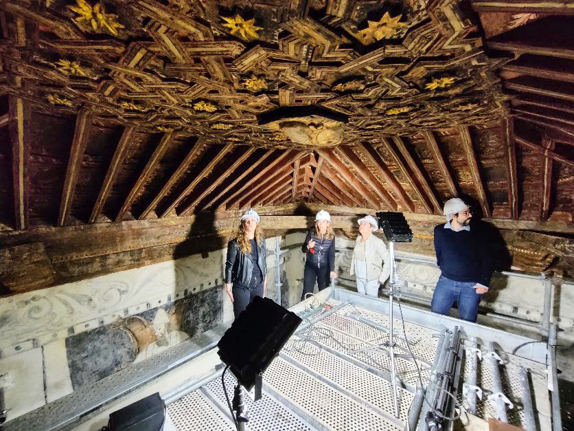 Restauración del artesonado mudéjar de la antigua capilla bautismal de la iglesia de Villacé (León).