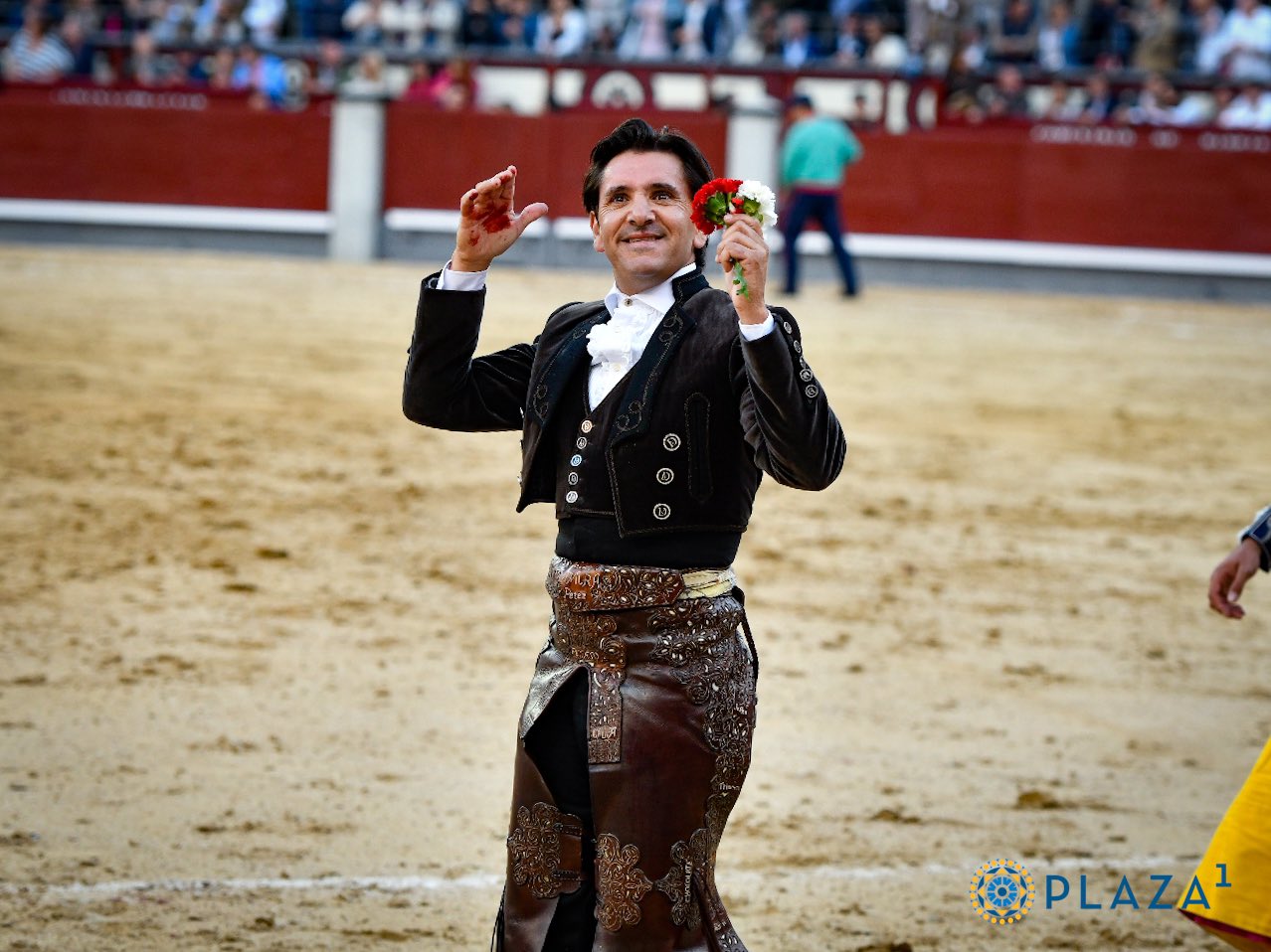 Diego Ventura pasea una oreja. / PLAZA 1