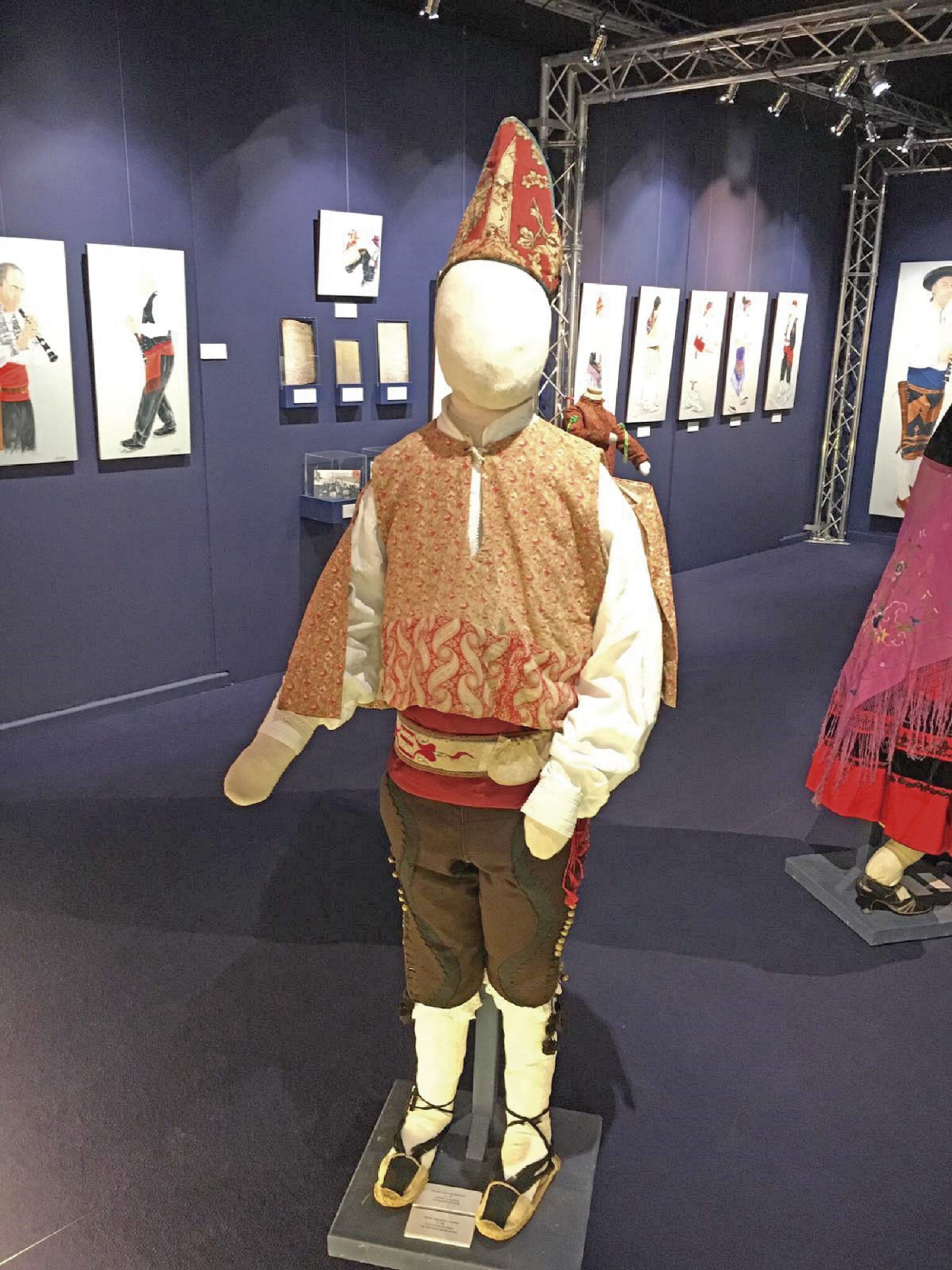 Piezas testigo de CARRASCAL DE LA CUESTA. Foto de la exposición del I Congreso PATRIMONIO E IDENTIDAD (Segovia, 2019). Fuencisla Álvarez