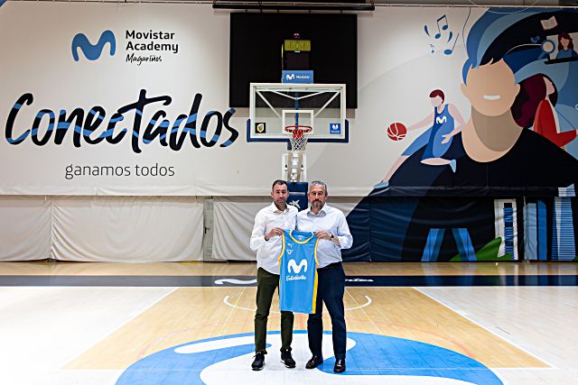 Pedro Rivero, a la izquierda, junto al presidente del Movistar Estudiantes, Ignacio Triana./ ESTUDIANTES