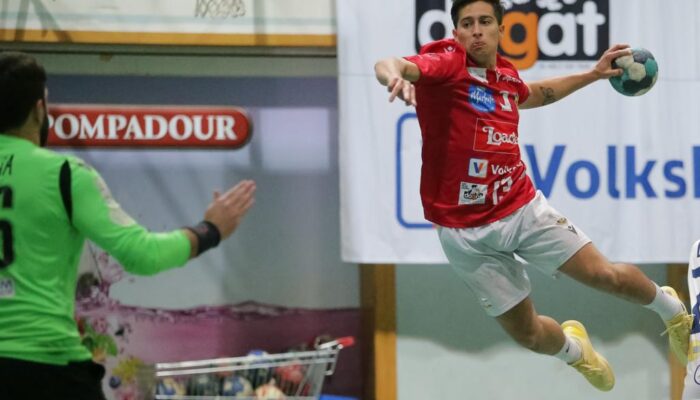 Ahumada encara el marco rival. / E.A.