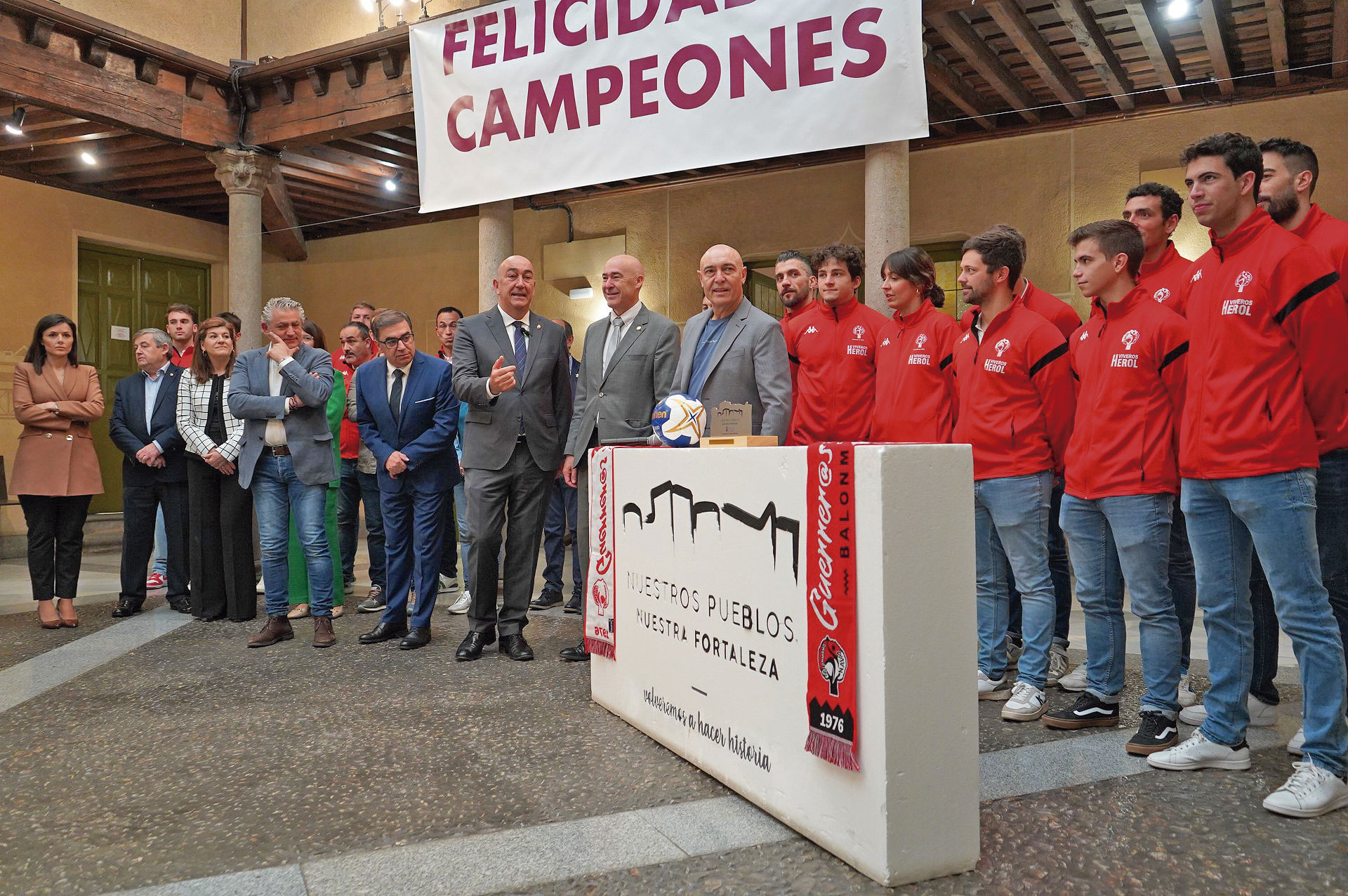 Un momento de la recepción en la Diputación Provincial./ DIPUTACIÓN