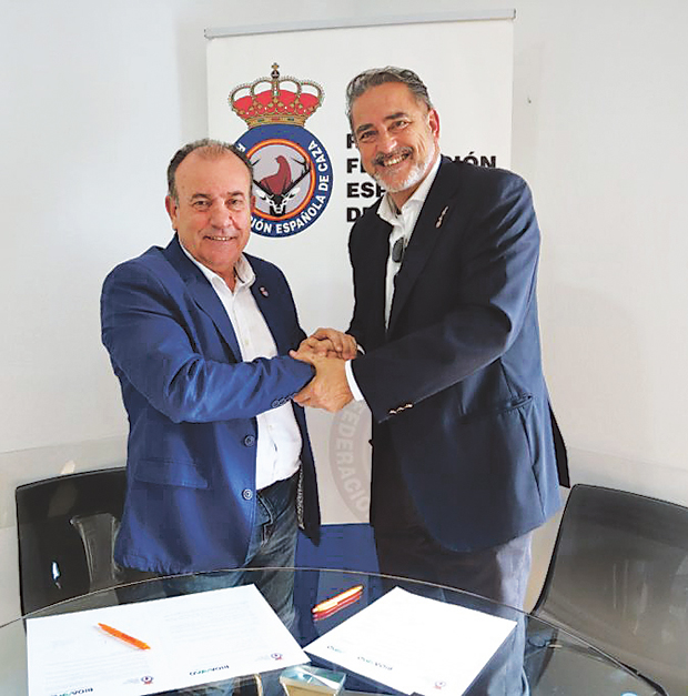 Manuel Gallardo, presidente de la RFEC, y el fundador y presidente de Bioammo, Enrique López-Pozas./ E.A.